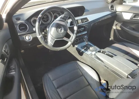 2015 Mercedes-Benz C 350 из США, поврежденный, VIN WDDGJ5HB3FG438886